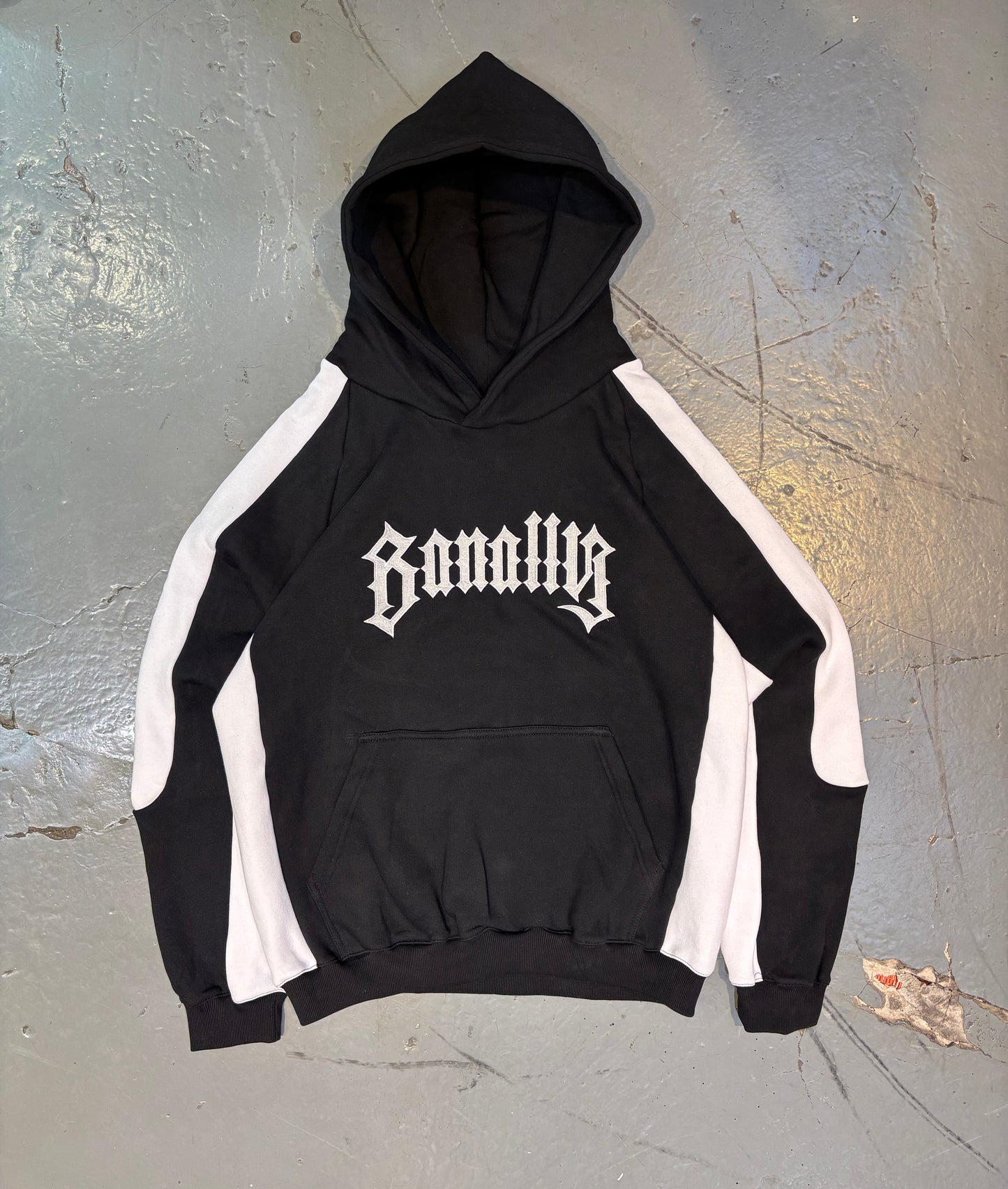 "URBAN CLOUD" HOODIE 2.0 - BLACK